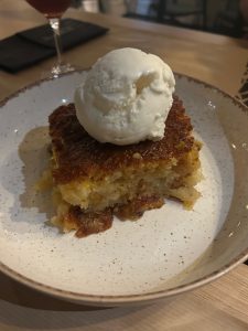 Girafe Athens: Afro αισθητική και πάνω από 135 ετικέτες κρασιού στο νέο wine bar των Εξαρχείων - FlagInLife