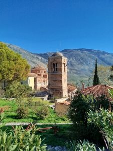 Λιβαδειά: εκεί όπου το προσκύνημα συναντά το...καλό σουβλάκι! 1 Λιβαδειά: εκεί όπου το προσκύνημα συναντά το...καλό σουβλάκι! - FlagInLife