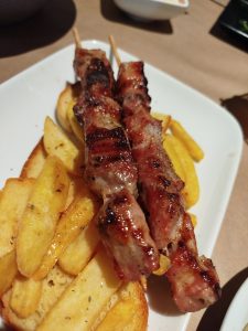 Λιβαδειά: εκεί όπου το προσκύνημα συναντά το...καλό σουβλάκι! 9 Λιβαδειά: εκεί όπου το προσκύνημα συναντά το...καλό σουβλάκι! - FlagInLife