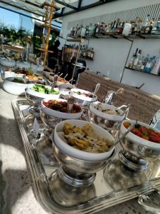 Κυριακή στο The Dolli 3 Κυριακή στο The Dolli - FlagInLife