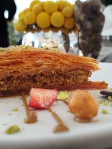 Κυριακή στο The Dolli 6 Κυριακή στο The Dolli - FlagInLife