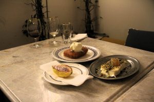 Ταβέρνα Ερμού: Η παλιά αστική Αθήνα στο πιο τουριστικό της σημείο 6 Ταβέρνα Ερμού: Η παλιά αστική Αθήνα στο πιο τουριστικό της σημείο - FlagInLife