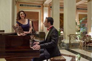 H ΚΑΡΔΙΑ ΤΩΝ ΓΙΟΡΤΩΝ ΧΤΥΠΑ ΣΤΑ ΞΕΝΟΔΟΧΕΙΑ ΜΕΓΑΛΗ ΒΡΕΤΑΝΝΙΑ & KING GEORGE 6 H ΚΑΡΔΙΑ ΤΩΝ ΓΙΟΡΤΩΝ ΧΤΥΠΑ ΣΤΑ ΞΕΝΟΔΟΧΕΙΑ ΜΕΓΑΛΗ ΒΡΕΤΑΝΝΙΑ & KING GEORGE - FlagInLife