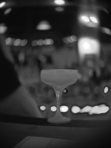 Μαύρος Γάτος Bar: Κλασικά cocktails σε άλλο ρυθμό - FlagInLife