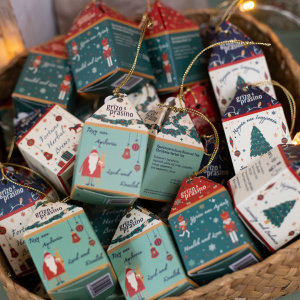 The Meet Market Xmas Edition: 10 Μέρες Χριστουγέννων - FlagInLife