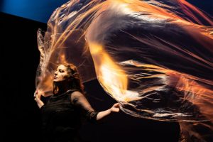 Η Δούκισσα της Πλακεντίας: ένας μονόλογος που σε καταπίνει 4 Η Δούκισσα της Πλακεντίας: ένας μονόλογος που σε καταπίνει - FlagInLife