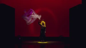 Η Δούκισσα της Πλακεντίας: ένας μονόλογος που σε καταπίνει 5 Η Δούκισσα της Πλακεντίας: ένας μονόλογος που σε καταπίνει - FlagInLife