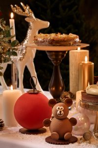 H ΚΑΡΔΙΑ ΤΩΝ ΓΙΟΡΤΩΝ ΧΤΥΠΑ ΣΤΑ ΞΕΝΟΔΟΧΕΙΑ ΜΕΓΑΛΗ ΒΡΕΤΑΝΝΙΑ & KING GEORGE 3 H ΚΑΡΔΙΑ ΤΩΝ ΓΙΟΡΤΩΝ ΧΤΥΠΑ ΣΤΑ ΞΕΝΟΔΟΧΕΙΑ ΜΕΓΑΛΗ ΒΡΕΤΑΝΝΙΑ & KING GEORGE - FlagInLife