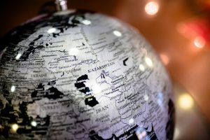 Χριστούγεννα στον Κόσμο: Παραδοσιακά Πιάτα με Ιστορίες και Γεύση - FlagInLife