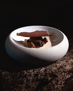 Humain: O chef Γιάννης Καλδής δίνει νέα γαστρονομική ταυτότητα στην κουζίνα - FlagInLife