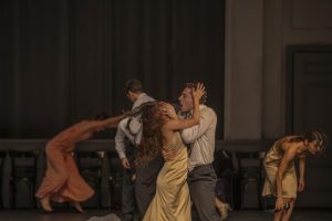 Kontakthof: τελετουργίες επιθυμίας σε ασφυκτικό χώρο - FlagInLife