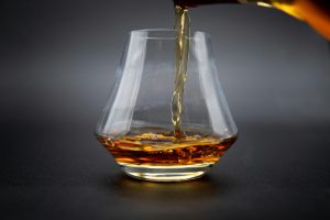 8 Single Malt Ουίσκι που θα κάνουν τις γιορτές σας να λάμψουν 1 8 Single Malt Ουίσκι που θα κάνουν τις γιορτές σας να λάμψουν - FlagInLife