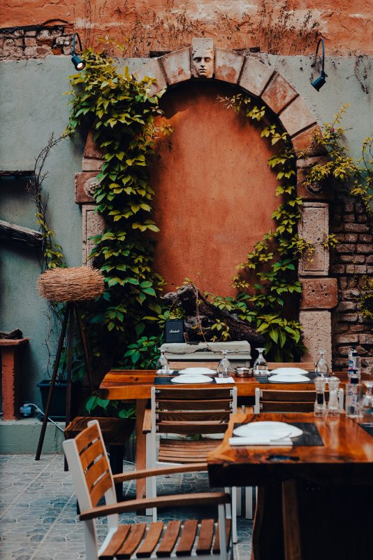 217641488_348992703338274_7195986367865692837_n-534x800