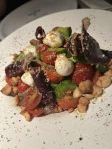 Beastalis: Premium κοπές για «Proud meat eaters» σε ένα κρεοπωλείο στην Γλυφάδα - FlagInLife