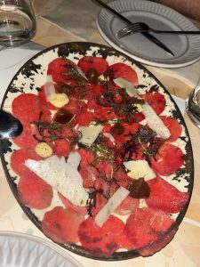 Fteri Vinum Vinoteca: ένα wine bar φλερτάρει με τη μποέμ γειτονιά του Ψυρρή - FlagInLife