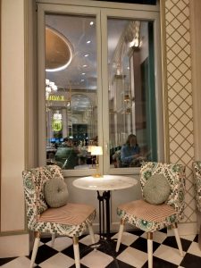 Ladurée: η ιδέα του art de vivre ζωντανεύει στο κέντρο της Αθήνας 4 Ladurée: η ιδέα του art de vivre ζωντανεύει στο κέντρο της Αθήνας - FlagInLife