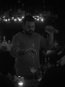 Finos: Μικρό, Σκοτεινό, Απολύτως Αληθινό - FlagInLife