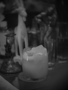 Finos: Μικρό, Σκοτεινό, Απολύτως Αληθινό - FlagInLife