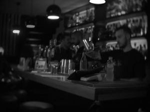 Mosaiko Cocktail Bar: το μπαρ που μεγάλωσε μαζί με τη Γλυφάδα 1 Mosaiko Cocktail Bar: το μπαρ που μεγάλωσε μαζί με τη Γλυφάδα - FlagInLife