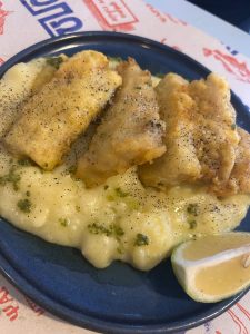 Πελεκάνος: Ένα ουζερί στον Κεραμεικό, μας ταξιδεύει στην Τήνο - FlagInLife