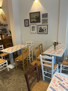 Πελεκάνος: Ένα ουζερί στον Κεραμεικό, μας ταξιδεύει στην Τήνο - FlagInLife