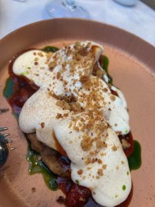 Η νέα γαστρονομική άφιξη στο Γαλάτσι ακούει στο όνομα Scarlet και ξεχωρίζει με τον Βαγγέλη Βέη στο τιμόνι της κουζίνας - FlagInLife