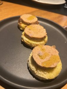 Βασίλαινας: 100 χρόνια νέος και επίκαιρα γευστικός - FlagInLife