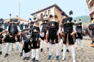 Ταξίδι στα Έθιμα των Θεοφανίων - FlagInLife