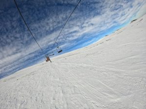 Απόδραση στο Χιόνι: Τριήμερο Après-Ski για Αρχάριους στην Ελλάδα - FlagInLife
