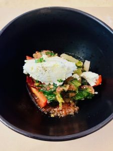 Δέκα Τραπέζια: Ένα μεζεδοπωλείο - δήλωση 1 Δέκα Τραπέζια: Ένα μεζεδοπωλείο - δήλωση - FlagInLife