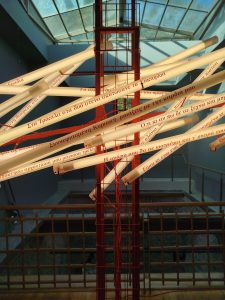 Βασίλης Τσιτσάνης: Η διαδρομή του και η μεταμόρφωση ενός ιστορικού κτιρίου σε μουσείο 7 Βασίλης Τσιτσάνης: Η διαδρομή του και η μεταμόρφωση ενός ιστορικού κτιρίου σε μουσείο - FlagInLife