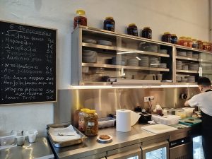 Πλυτά: Η Γούβα γίνεται δημοφιλής γειτονιά για γαστρονομικές εξορμήσεις 1 Πλυτά: Η Γούβα γίνεται δημοφιλής γειτονιά για γαστρονομικές εξορμήσεις - FlagInLife