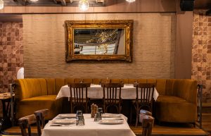 Ο Άγριος the Dirty Butcher: Με περισσή αυτοπεποίθηση, μια ωδή στη χασαποταβέρνα, γιατί είναι δύναμη να ξέρεις τις ρίζες σου - FlagInLife