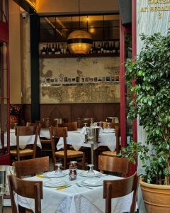 Manari Taverna: Παραδοσιακή Κρεατοφαγία σε κοσμικό περιβάλλον - FlagInLife