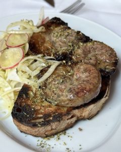 Manari Taverna: Παραδοσιακή Κρεατοφαγία σε κοσμικό περιβάλλον - FlagInLife