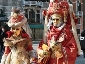 Το Βενετσιάνικο Καρναβάλι της Κέρκυρας: Ένα Παραμύθι Αναγέννησης στο Λιστόν - FlagInLife