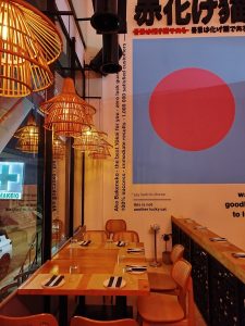 Kitschen: Αναζητώντας την «μπουκιά της καρδιάς» στον Πειραιά 1 Kitschen: Αναζητώντας την «μπουκιά της καρδιάς» στον Πειραιά - FlagInLife