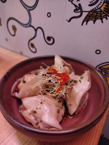 Kitschen: Αναζητώντας την «μπουκιά της καρδιάς» στον Πειραιά 2 Kitschen: Αναζητώντας την «μπουκιά της καρδιάς» στον Πειραιά - FlagInLife