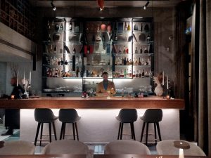 Makris Athens: Ένα υποσχόμενο, φιλόδοξο εγχείρημα με αδυναμίες 1 Makris Athens: Ένα υποσχόμενο, φιλόδοξο εγχείρημα με αδυναμίες - FlagInLife