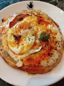 Hippy3: για comfort food στο πιο καλαίσθητο All Day σημείο γεύσης στο Παγκράτι - FlagInLife