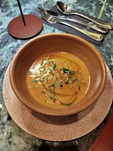 Ψωμί & Αλάτι: Ένα διαχρονικό τραπέζι στο Χαλάνδρι - FlagInLife