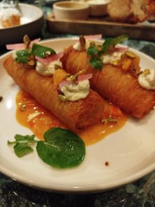 Ψωμί & Αλάτι: Ένα διαχρονικό τραπέζι στο Χαλάνδρι - FlagInLife