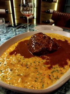 Ψωμί & Αλάτι: Ένα διαχρονικό τραπέζι στο Χαλάνδρι - FlagInLife