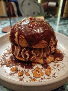 Ψωμί & Αλάτι: Ένα διαχρονικό τραπέζι στο Χαλάνδρι - FlagInLife