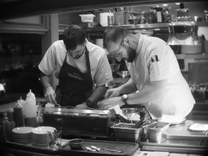 Αθηναϊκή Ταράτσα: Μια ταράτσα, δύο θεάματα 3 Αθηναϊκή Ταράτσα: Μια ταράτσα, δύο θεάματα - FlagInLife