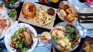 Είχατε και στο χωριό σας brunch; Όχι, αλλά στην πόλη μας έχουμε και αξίζει να γευτούμε το καλύτερο! - FlagInLife