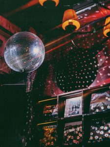 Barnum’s & Co: Vintage mood & Modern spirits - FlagInLife