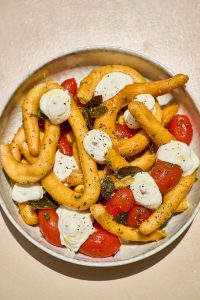 Δροσοπηγή: η χασαποταβέρνα της Ανατολικής Μάνης που επαναπροσδιορίζει το κρέας 2 Δροσοπηγή: η χασαποταβέρνα της Ανατολικής Μάνης που επαναπροσδιορίζει το κρέας - FlagInLife