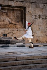 Φουστανέλα: 400 πιέτες – 400 χρόνια σκλαβιάς υπό την Οθωμανική κυριαρχία - FlagInLife