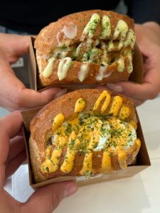 Sandos: Τρεις στάσεις στην Αθήνα, για να δοκιμάσετε τα καλύτερα insta - worthy Ιαπωνικά sandwiches - FlagInLife